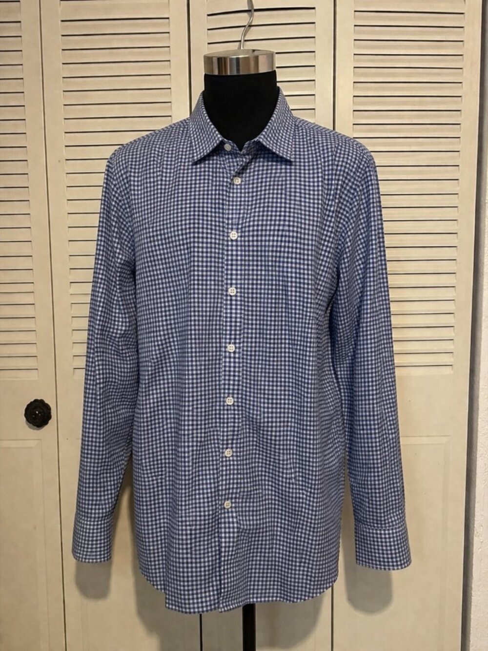 BOSS Men's Blue Checkered plaid  Shirt size 2 XL button up